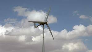 Modelo de aerogerador para demonstração de conversão de energia eólica